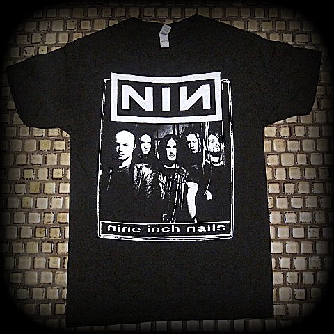 NINE INCH NAILS - Vintage /Group & logo /Two Sided Printed - T-shirt